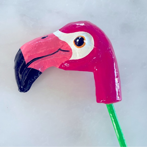 Flamingo papier-mâché shaker rattle. 18” - Picture 2 of 4